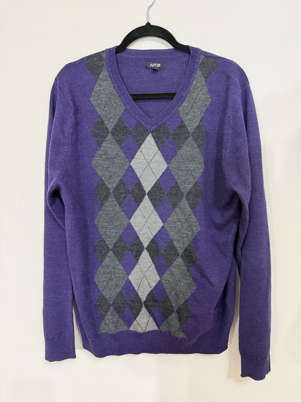Apt. 9 Men’s L  Argyle V-Neck Sweater Purple Merino Wool Blend Preppy Classic